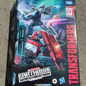 Transformers Earthrise Ironhide & Prowl WFC-E31